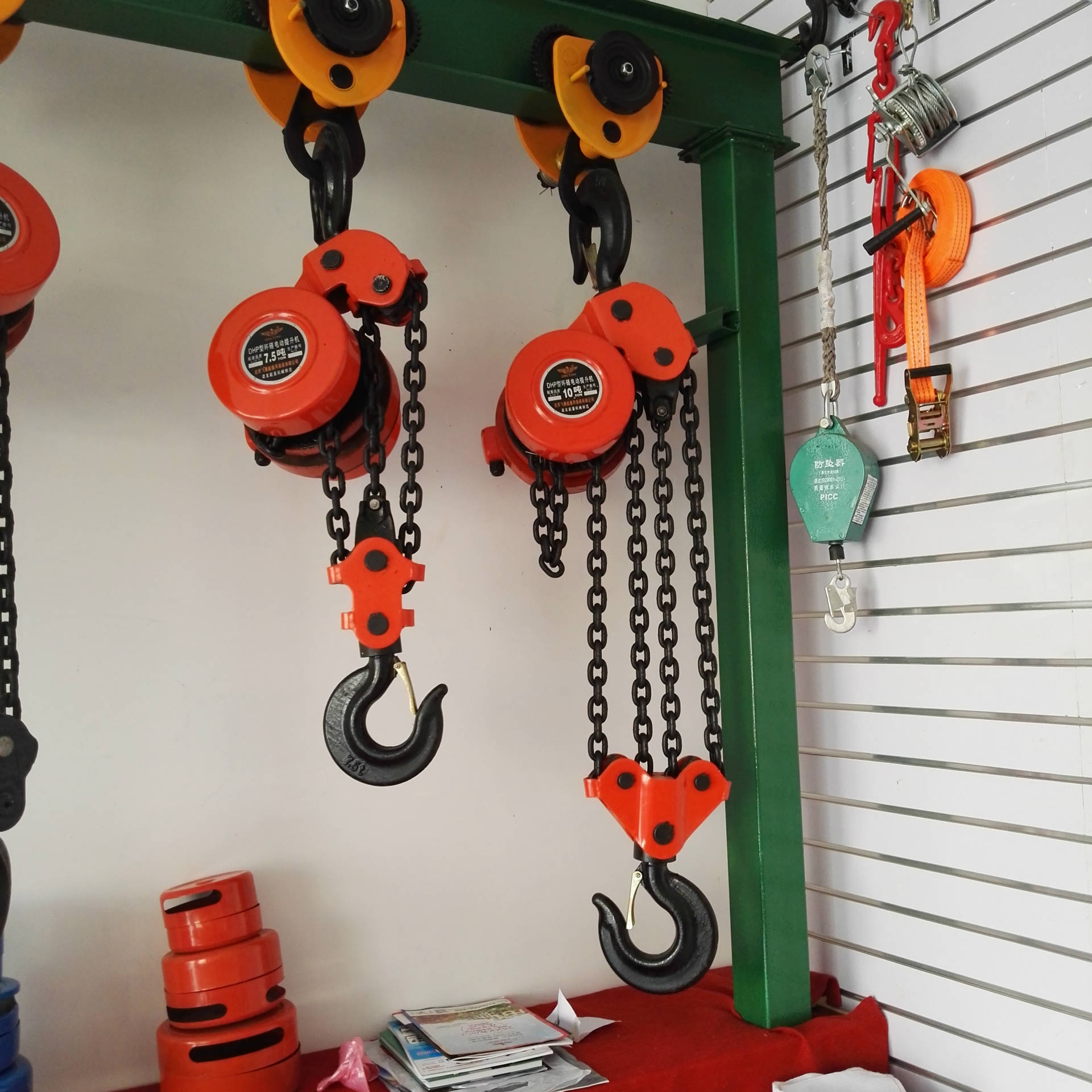 Main application of climbing frame electric hoist