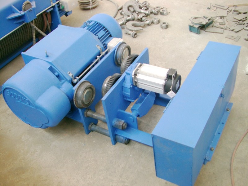 Low clearance electric hoist