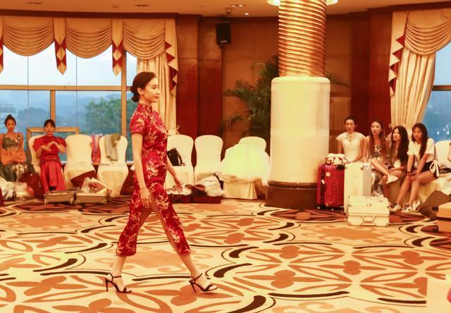 国际小姐赛前集训,绰约多姿彰显魅力无限 国际小姐赛前集训,绰约多姿彰显魅力无限