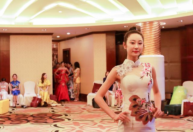 国际小姐赛前集训,绰约多姿彰显魅力无限 国际小姐赛前集训,绰约多姿彰显魅力无限