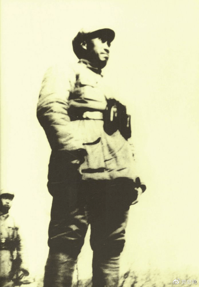 1937年9月至1940年5月，朱德指挥八路军在华北广泛开展游击战争，放手发动群众，创建抗日根据地。图为朱德在华北前线。