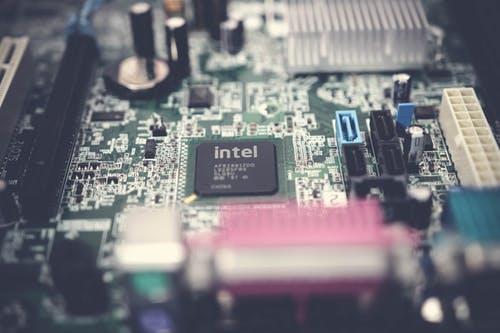 英特尔 CPU 缺货问题真的已经解决了吗？真的重回行业巅峰的吗？