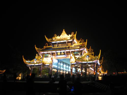 去地产化？万科保利们集体更名迎合新“玩法”