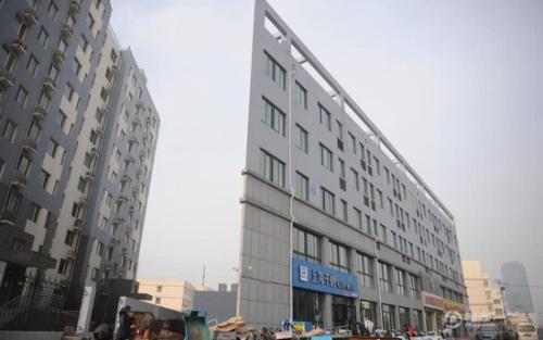 广州龙湖剑指300亿 战略布局四大航道 领衔房企运营