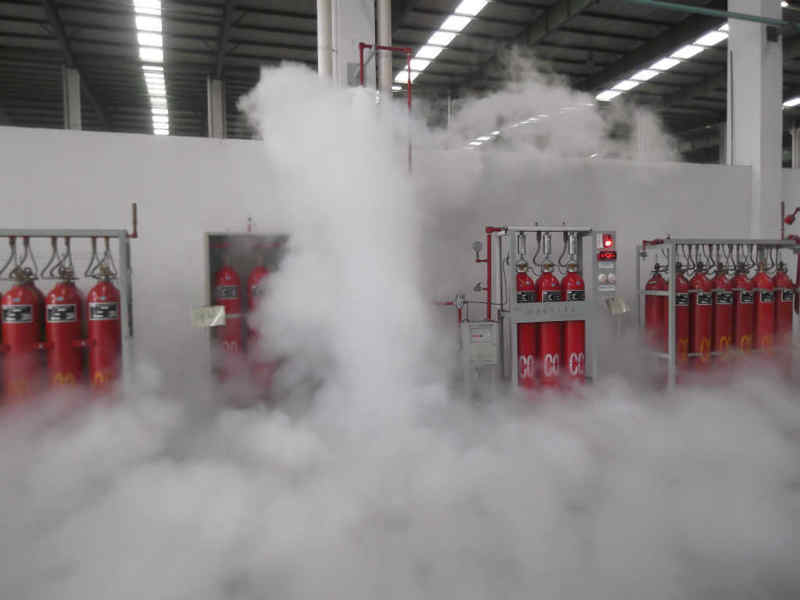 高压二氧化碳灭火设备实际使用高压气体灭火实拍现场