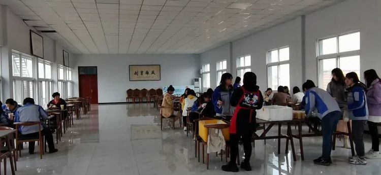 爱心午餐