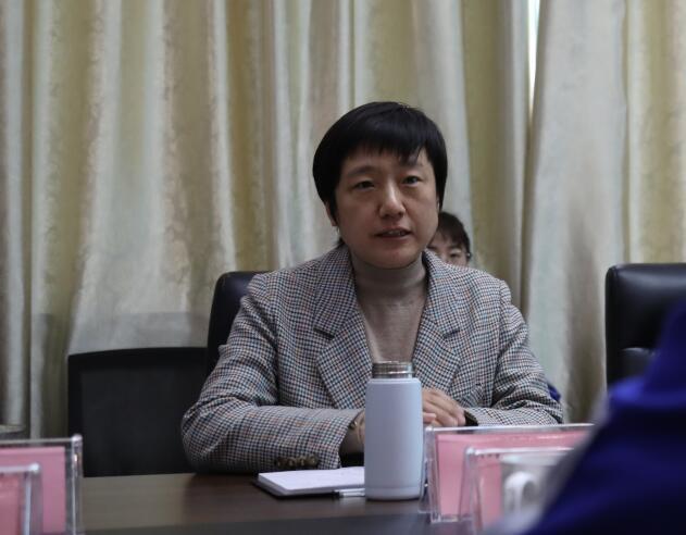 翟教授进行发言
