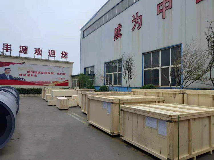 装运罗茨风机现场