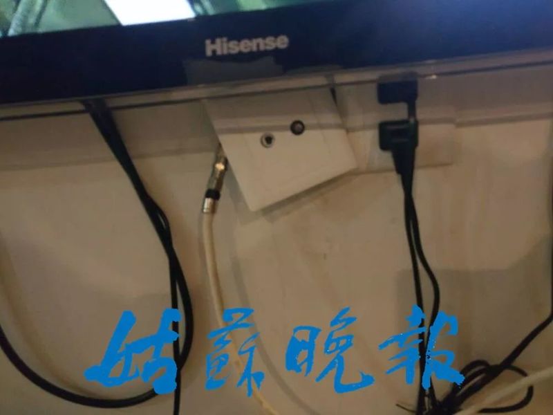 酒店客房惊现针孔电棒,正对床! 酒店客房惊现针孔电棒,正对床!