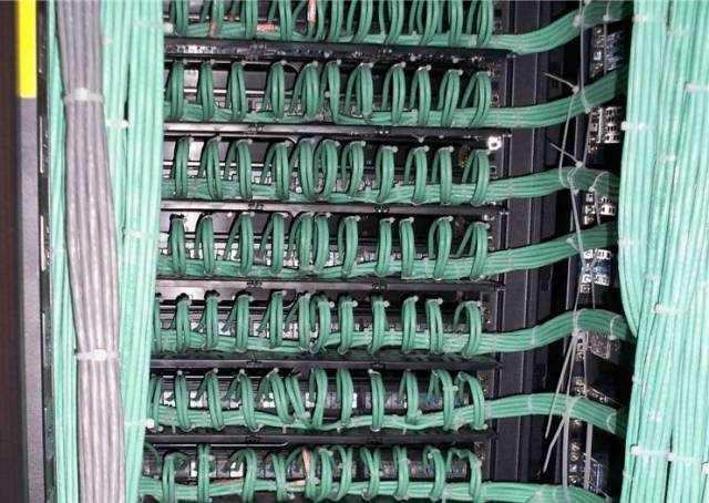 网络机柜理线工艺 网络机柜理线工艺