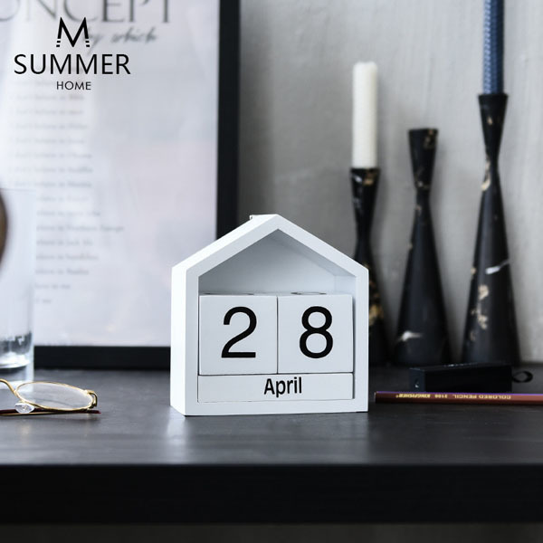 House shape daily wooden desk calendar base unique printing for decoration