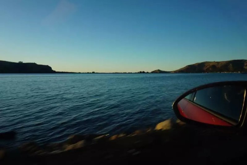 一路沿着海岸线开