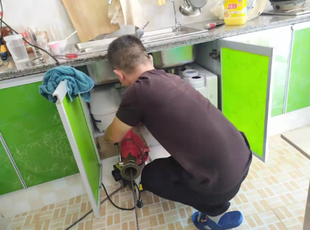 存水弯容易堆积杂物