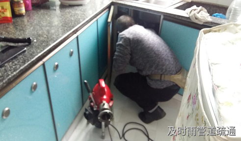为什么彭水县城的管道容易堵塞？