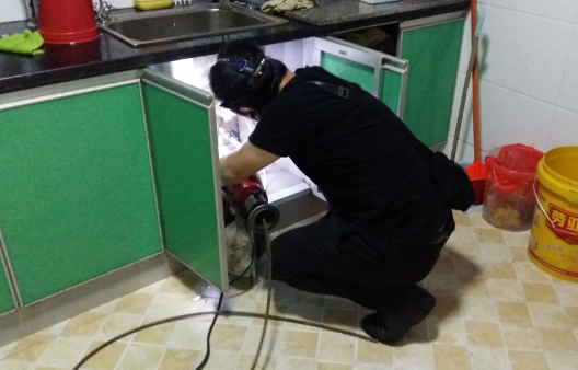 管道疏通机分类及疏通机操作技巧