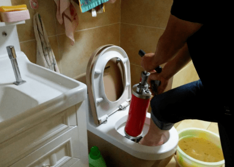 疏通马桶堵塞需要多少钱？