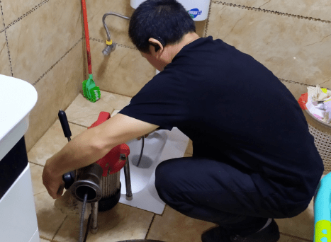 电动型管道疏通机器的使用方法