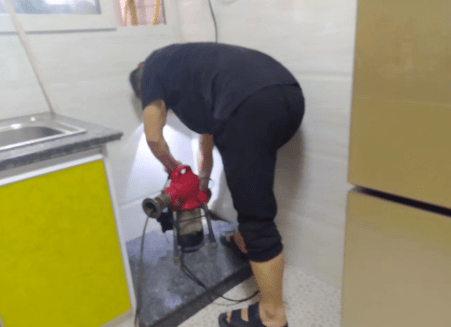 厨房管道疏通要善于借用工具