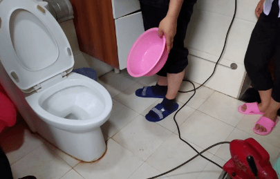 掌握快速疏通马桶堵塞方法