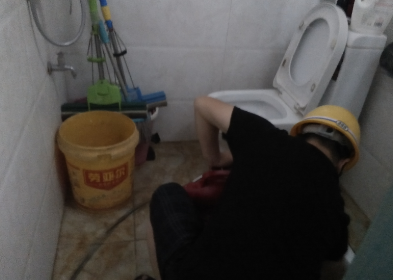 彭水县城下水道为何容易堵塞？
