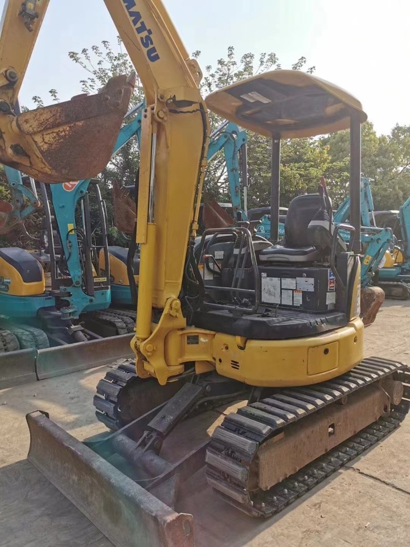 Komatsu PC30MR used excavator