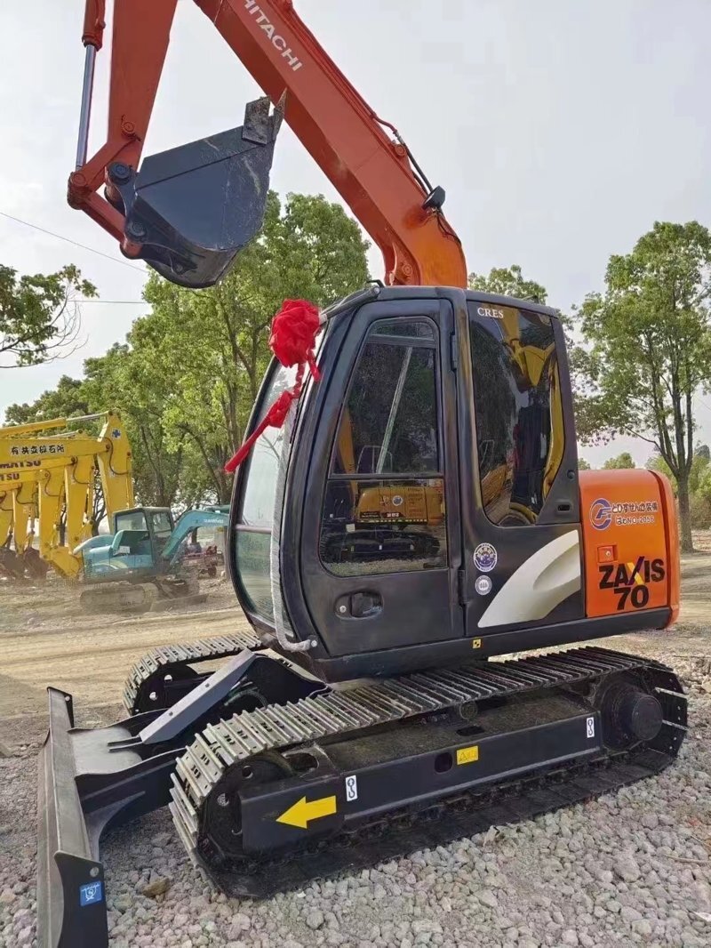 Hitachi ZAXIS70 used excavator