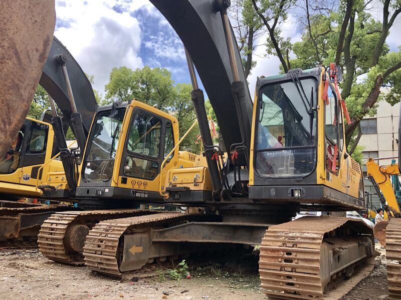 VOLVO EC240B used excavator