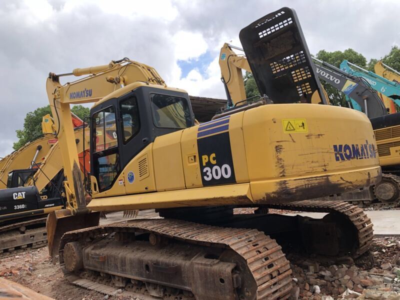 Komatsu PC300-7 used excavator