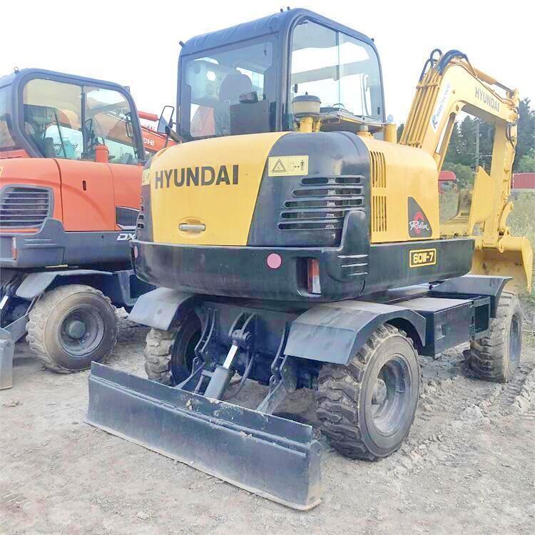 HYUNDAI 60W-7 used wheeled excavator