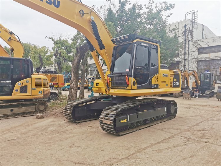 Komatsu PC200-8 excavator