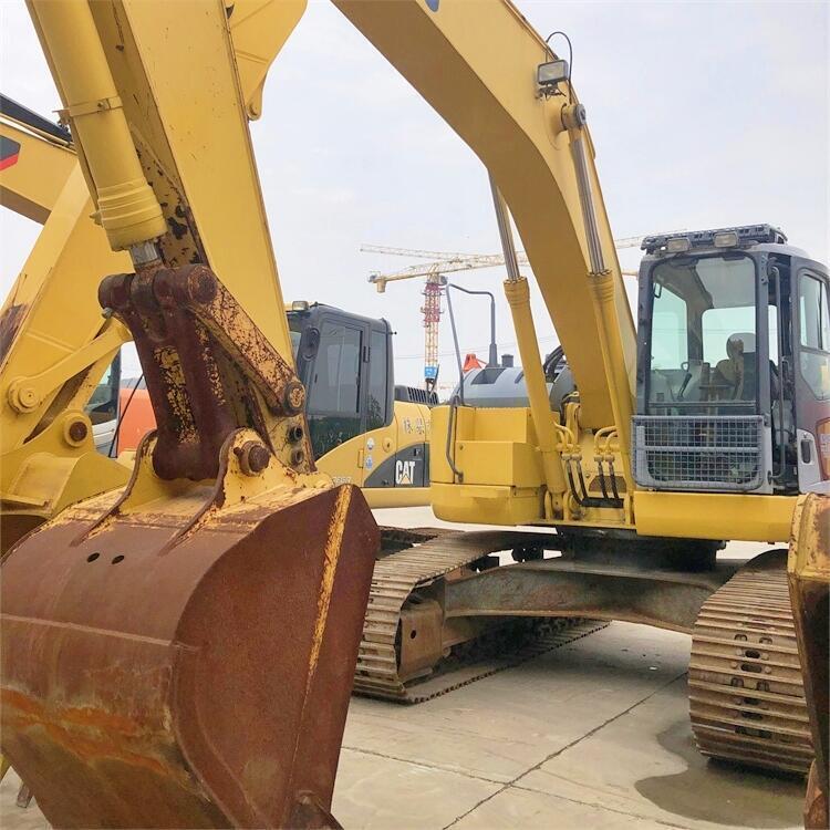 Komatsu pc228us excavator