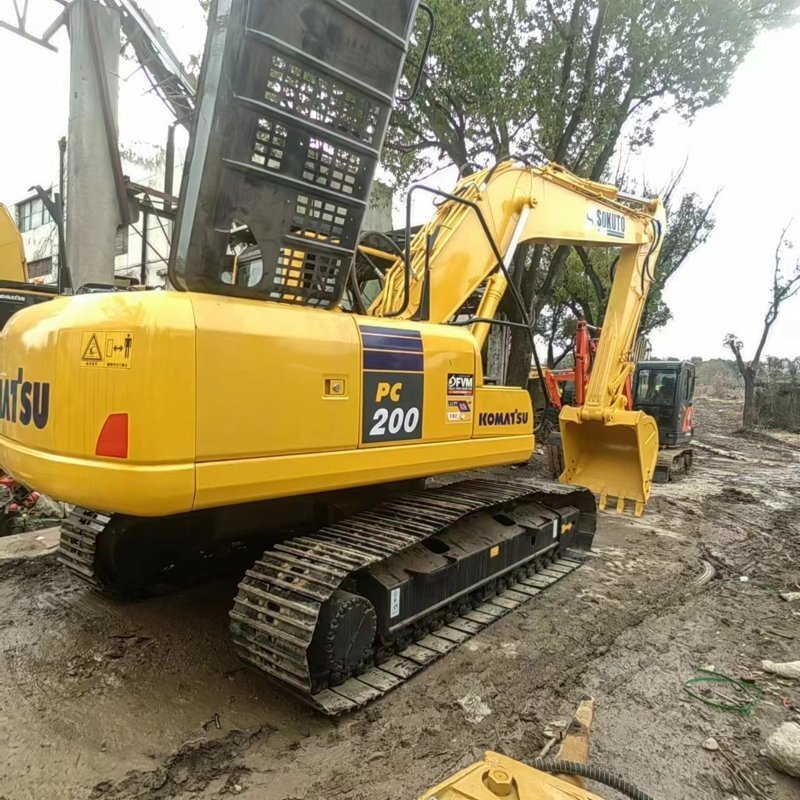 komatsu pc200-8