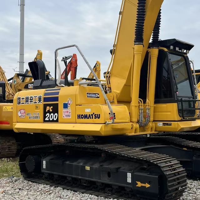 komatsu pc200-8 excavator