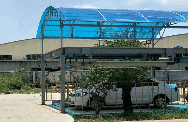 Polycarbonate sheets installation needs attention to the spacing problem