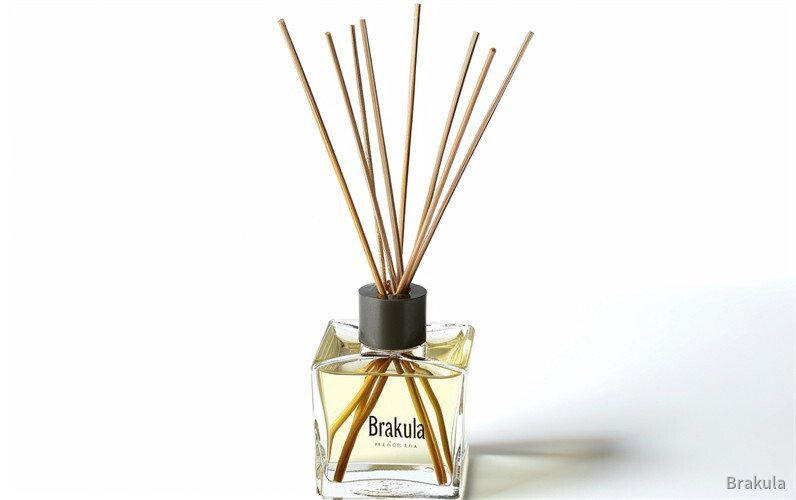 dvesto58ingunnf_A_aroma_reed_diffuser_glass_bottle_4_sticks_esp_32bc07e1-61bb-4cd3-b5a6-2b09efe770eb