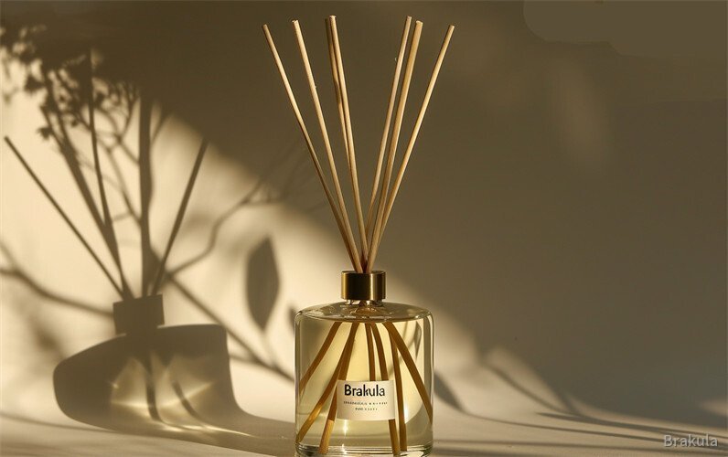 dvesto58ingunnf_A_aroma_reed_diffuser_glass_bottle_4_sticks_esp_f93c2b36-88ff-4681-99d3-8e969f5311fe