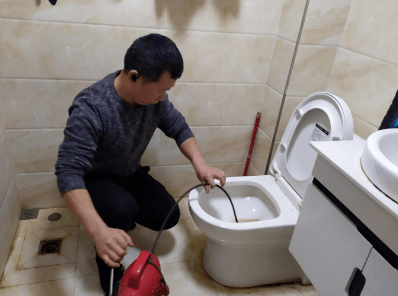 马桶堵了疏通价格？