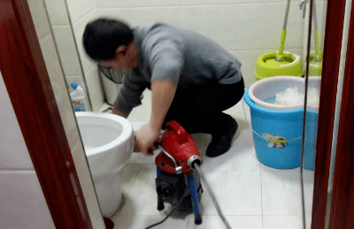 空调漏水怎么疏通堵塞？