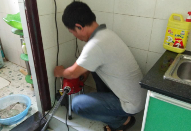 怎么疏通厨房管道堵塞？