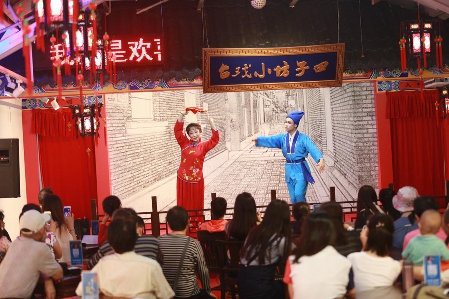 上海黄梅戏艺术团,上海黄梅戏社团,上海皖约黄梅戏剧团演出照 上海黄梅戏艺术团,上海黄梅戏社团,上海皖约黄梅戏剧团演出照
