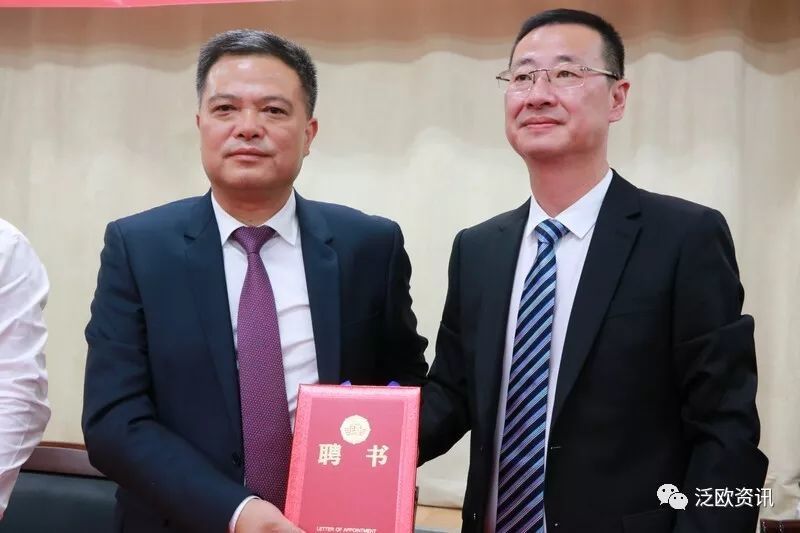巴黎远程视频公证服务联络站在法国华侨华人会正式开通! 巴黎远程视频公证服务联络站在法国华侨华人会正式开通!
